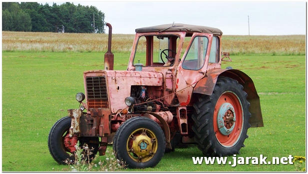 Traktor belorus slika